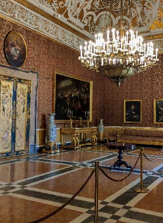 La Chambre de la reine, dans les appartements du Palais Royal de Naples chambre de la reine